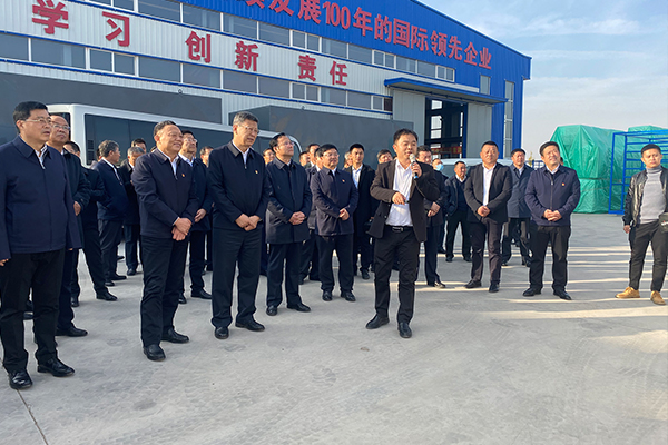 赤峰市黨政考察團(tuán)蒞臨遼寧一諾環(huán)境產(chǎn)業(yè)集團(tuán)有限公司進(jìn)行參觀考察 赤峰市黨政考察團(tuán)蒞臨遼寧一諾環(huán)境產(chǎn)業(yè)集團(tuán)有限公司進(jìn)行參觀考察